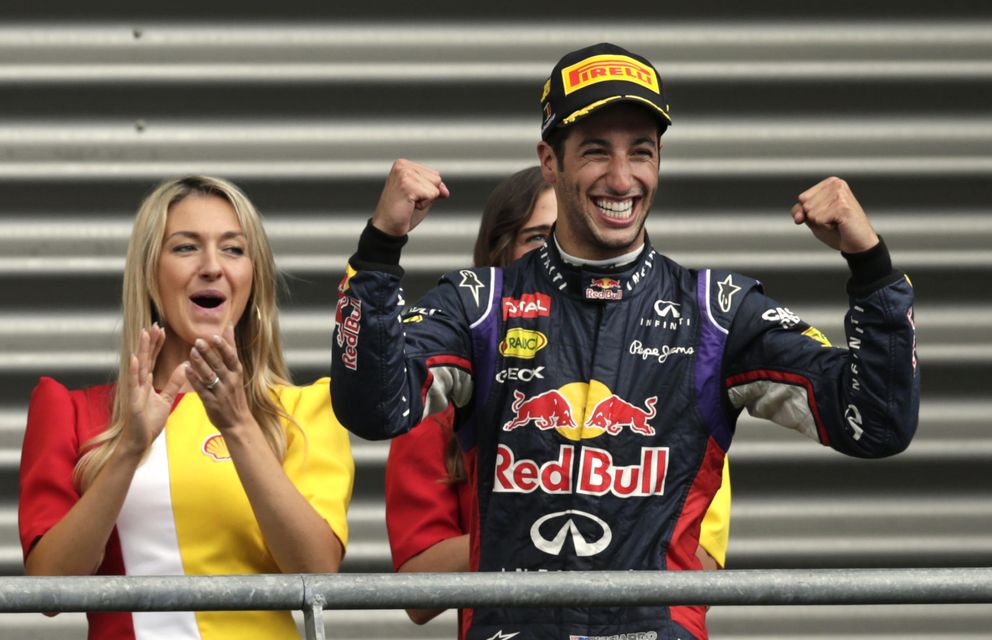 Ricciardo celebra la victoria en Spa. (AP)