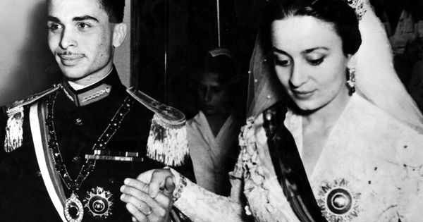 Foto: Boda del rey Hussein con la princesa Dina en 1955. (Cordon Press)