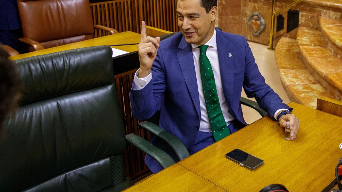 Juanma Moreno revalida la presidencia andaluza con la abstención de Vox