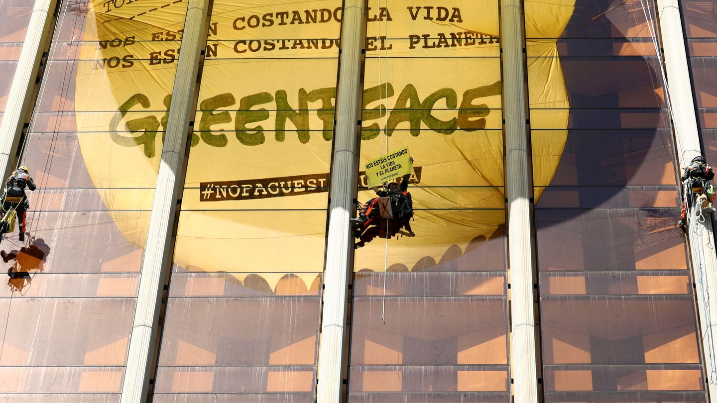 Protesta de Greenpeace en Madrid. (Reuters)