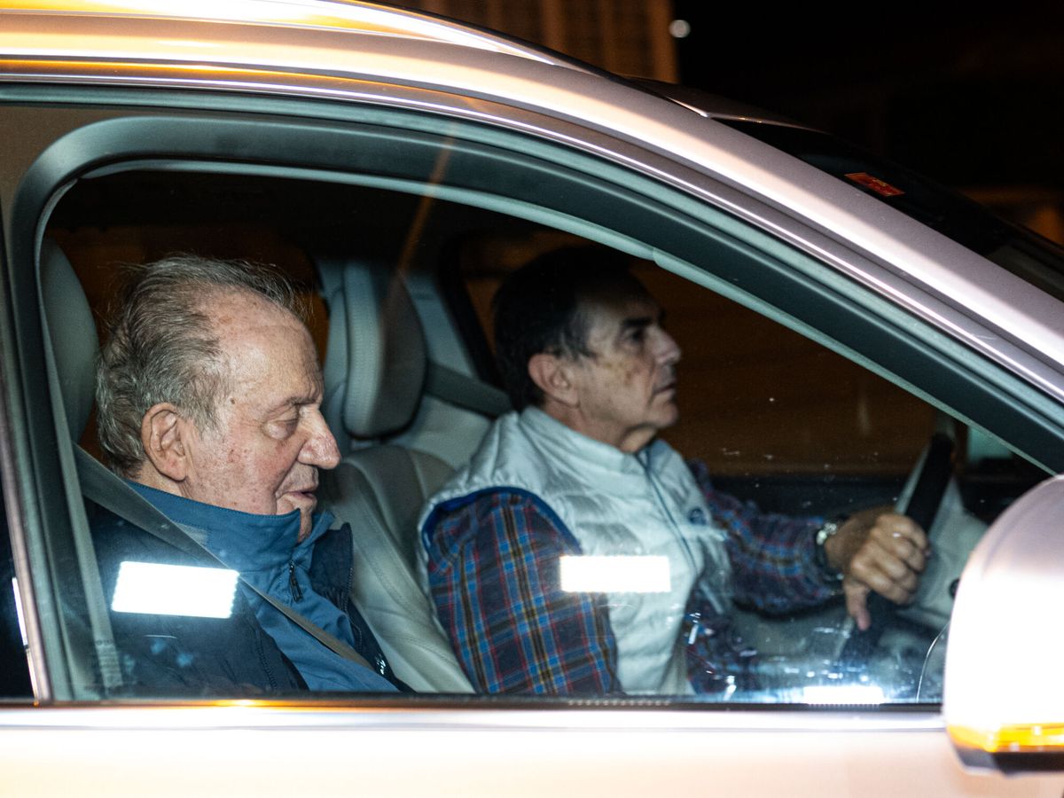 Foto: El rey Juan Carlos a su regreso a Sanxenxo. (Europa Press/Elena Fernández)