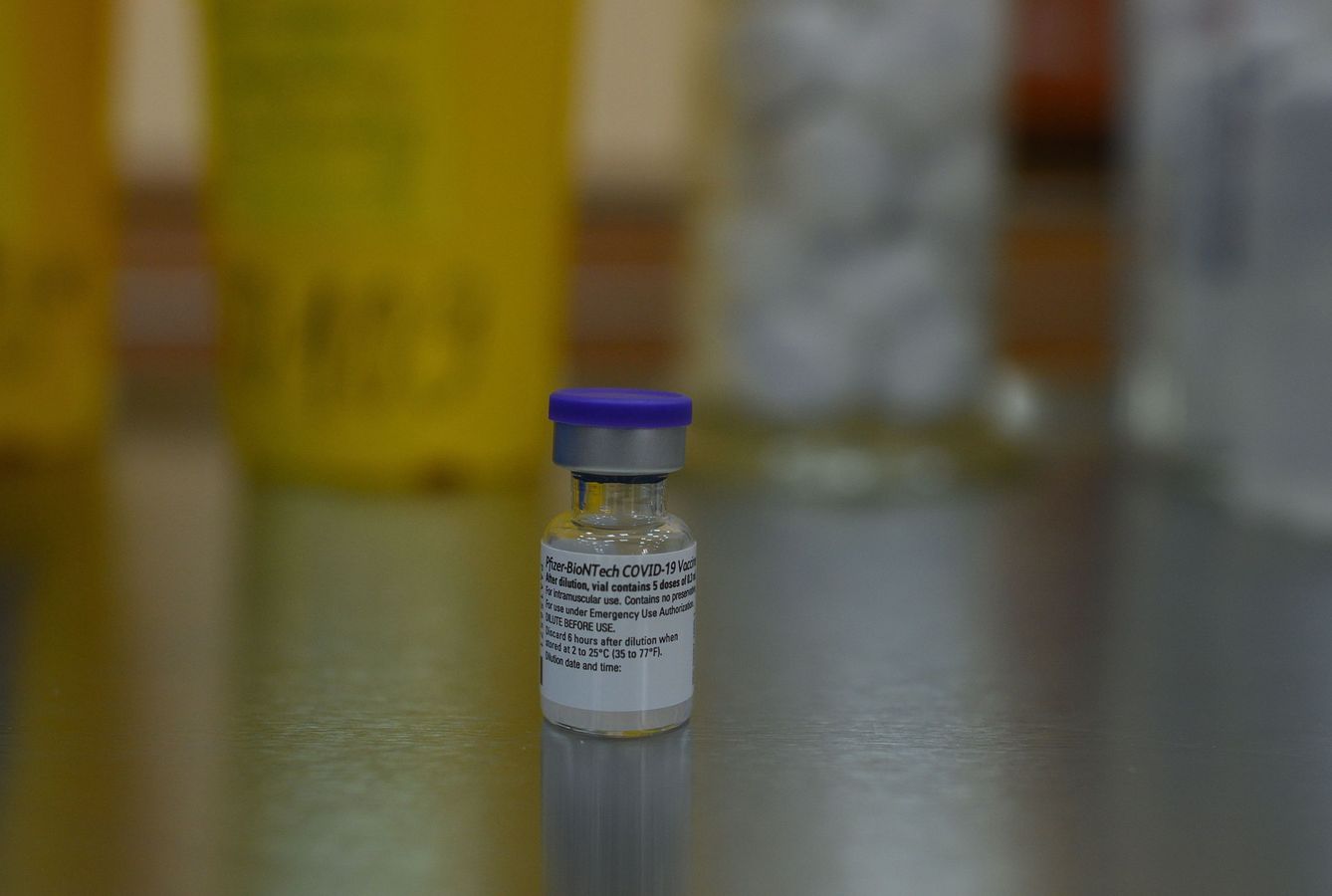 Un vial de la vacuna de Pfizer-BioNTech. (EPA)