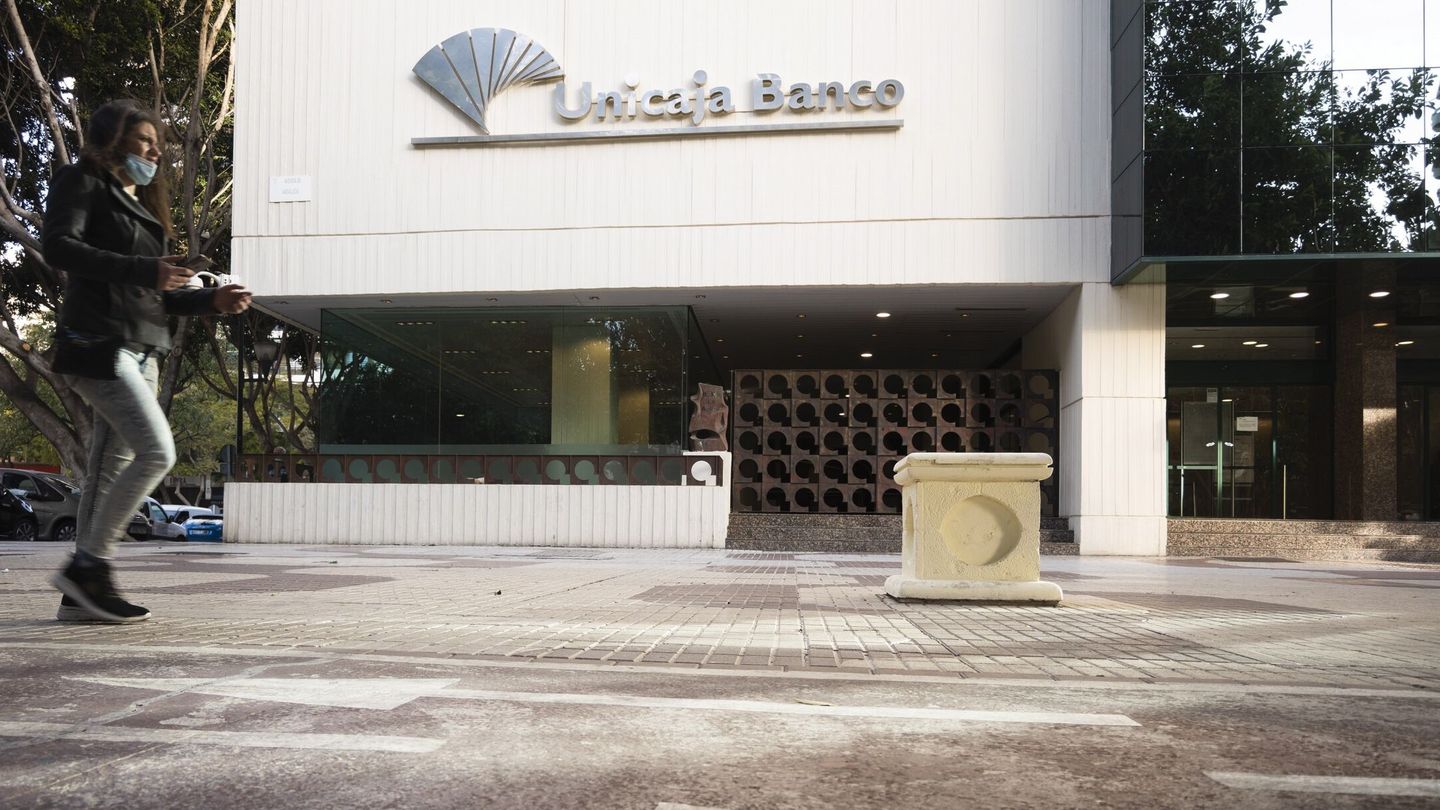 Sede de Unicaja Banco en Málaga. (EFE/Jorge Zapata)