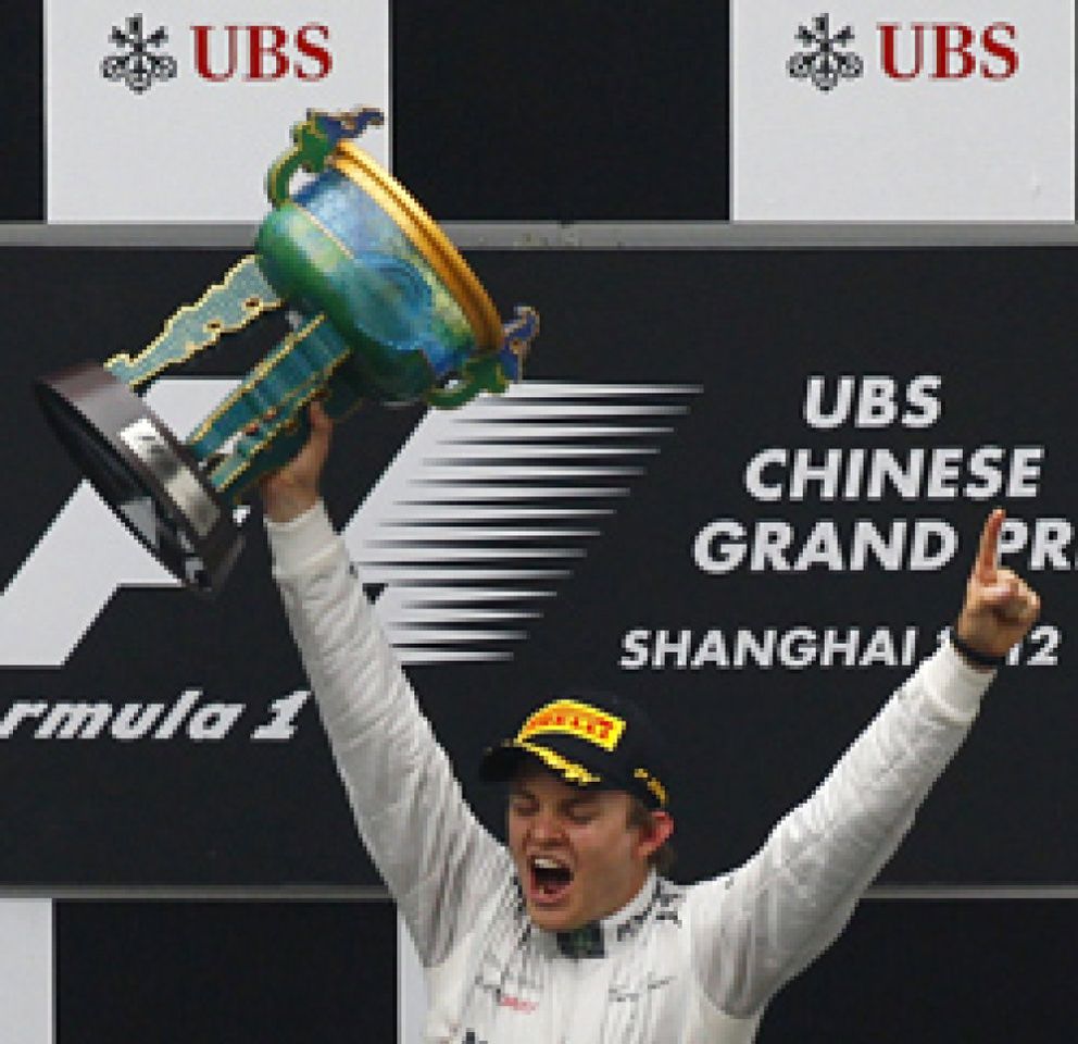 Foto: Rosberg da a Mercedes una victoria histórica en China con Alonso en noveno lugar