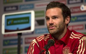 Juan Mata no ve motivos para cambiar la forma de jugar de la Selección
