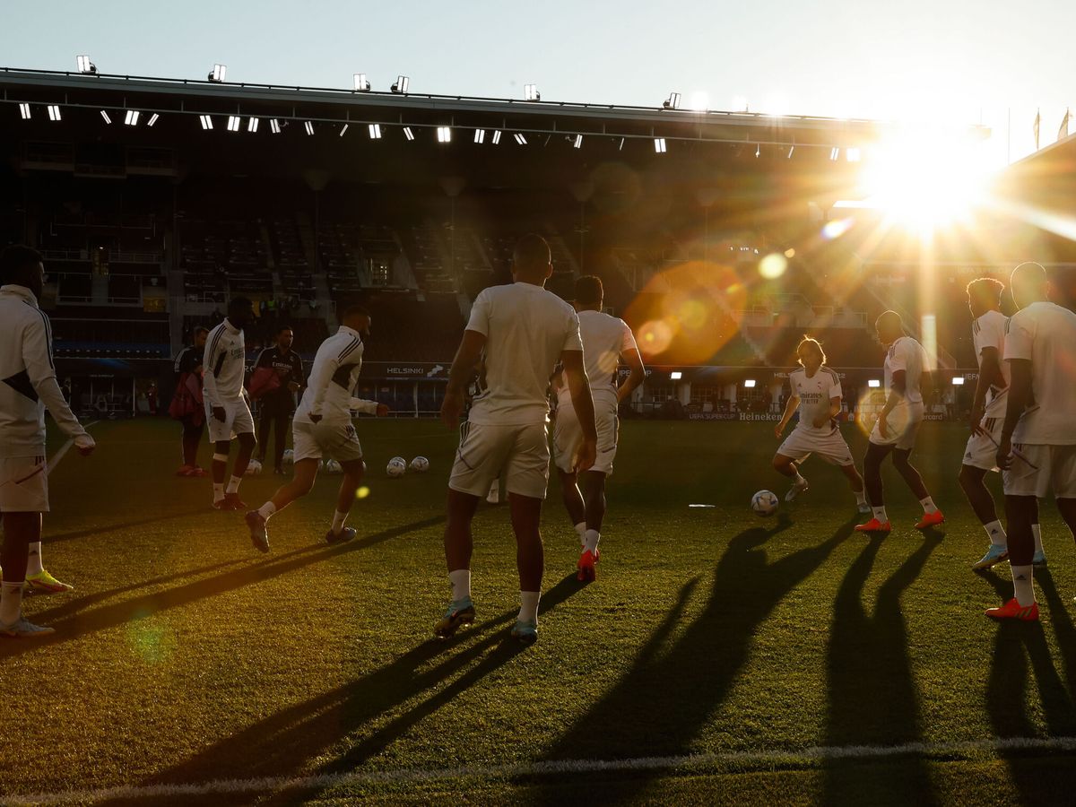 Foto: Entrenamiento del Real Madrid en el Estadio Olímpico de Helsinki. (EFE/Chema Moya)