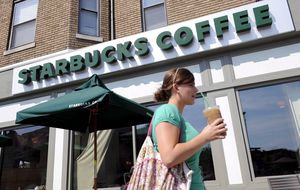 El café de Starbucks se queda frío ante unas peores previsiones de beneficios