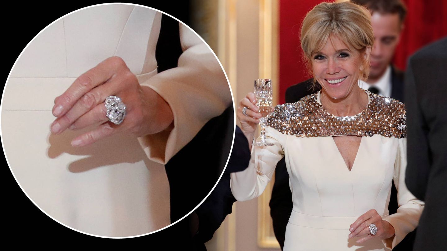 Detalle del impresionante anillo de Brigitte Macron. (Reuters)