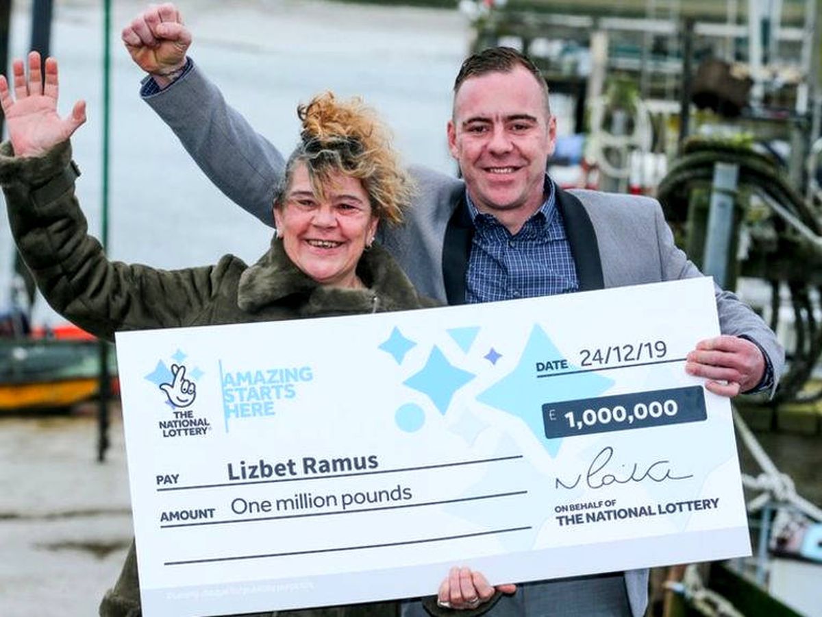 Foto: Lizbet Ramus cree que ha ganado un millón a la lotería gracias a la intervención mágica de su madre por Navidad (Foto: National Lottery)