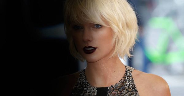Foto: La cantante Taylor Swift en una imagen de archivo. (Fotomontaje: Vanitatis)