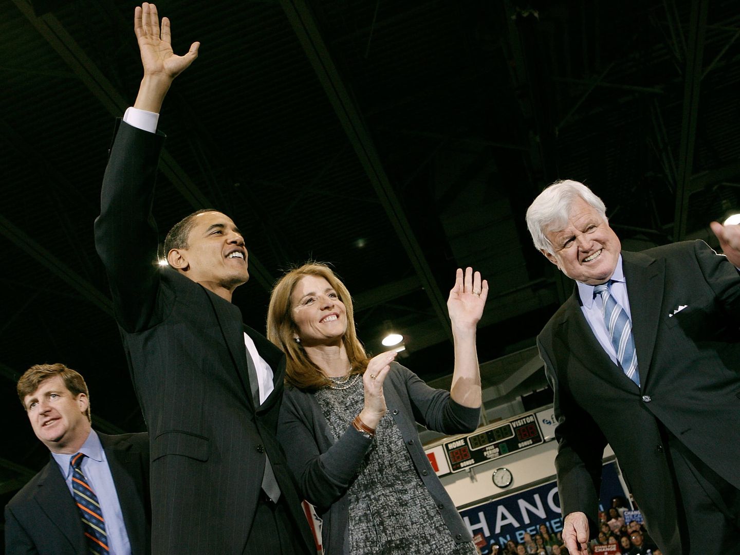 Barack Obama, con Patrick (detrás), Caroline y Ted Kennedy. (Getty)