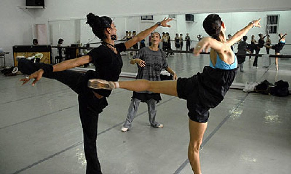 Foto: Alicia Alonso ve el Ballet de Cuba "como un tren" al llegar a los 60 años