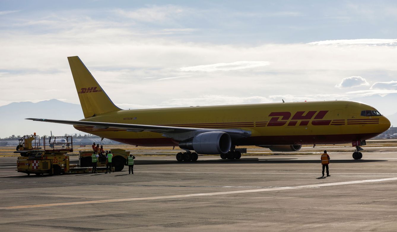 Avión de transporte de DHL. (Reuters)