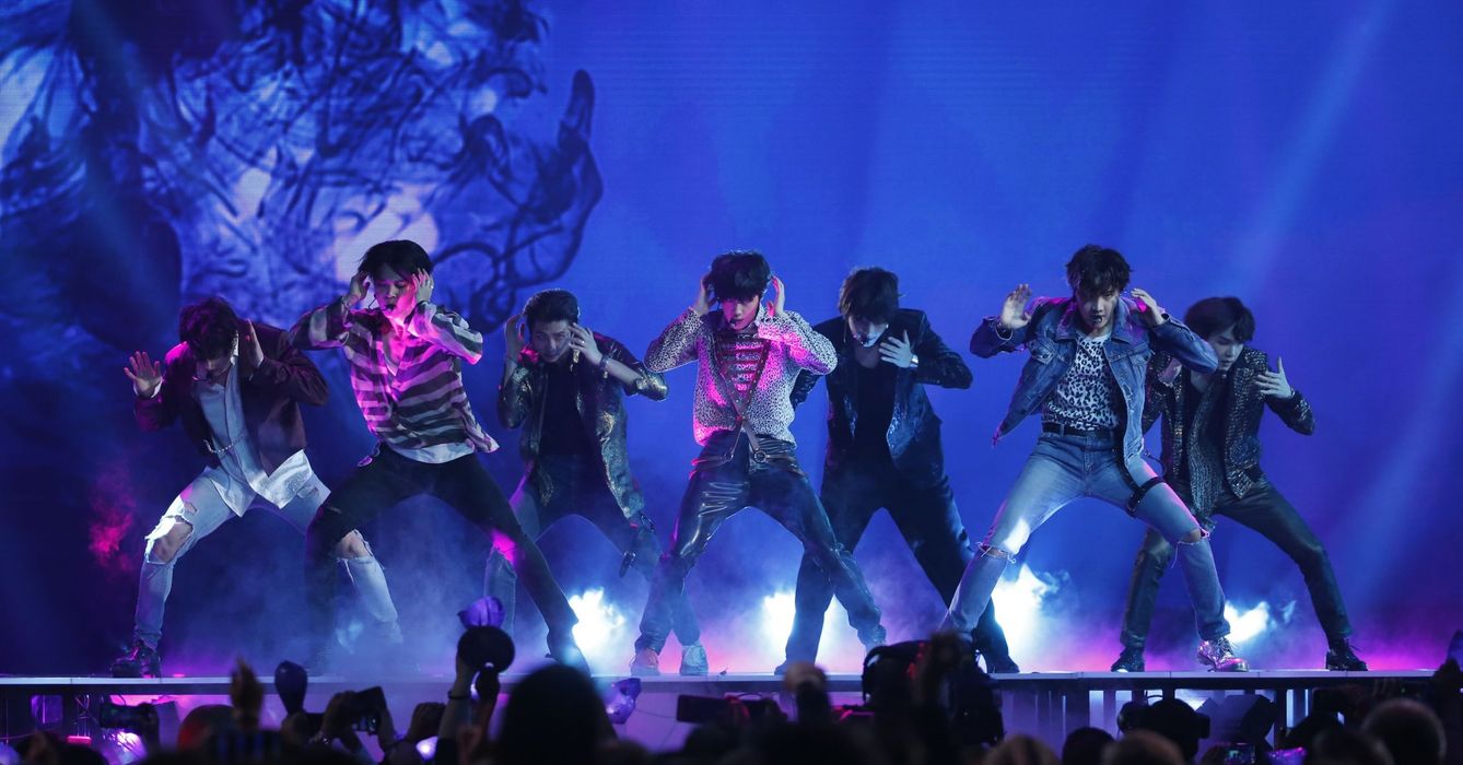 BTS interpretando en directo 'Fake Love' en la última gala de los premios Billboard