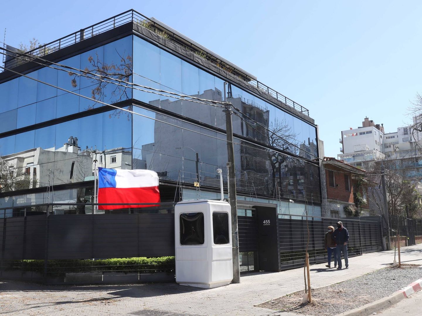 Embajada de Chile en Montevideo (Uruguay), propiedad del futbolista argentino Javier Mascherano. (Nicolás der Agopian, 'Semanario Búsqueda')