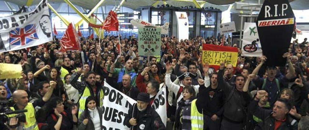 Foto: El mediador de Iberia propone 3.141 despidos, 666 menos que en el ERE del 12 de febrero