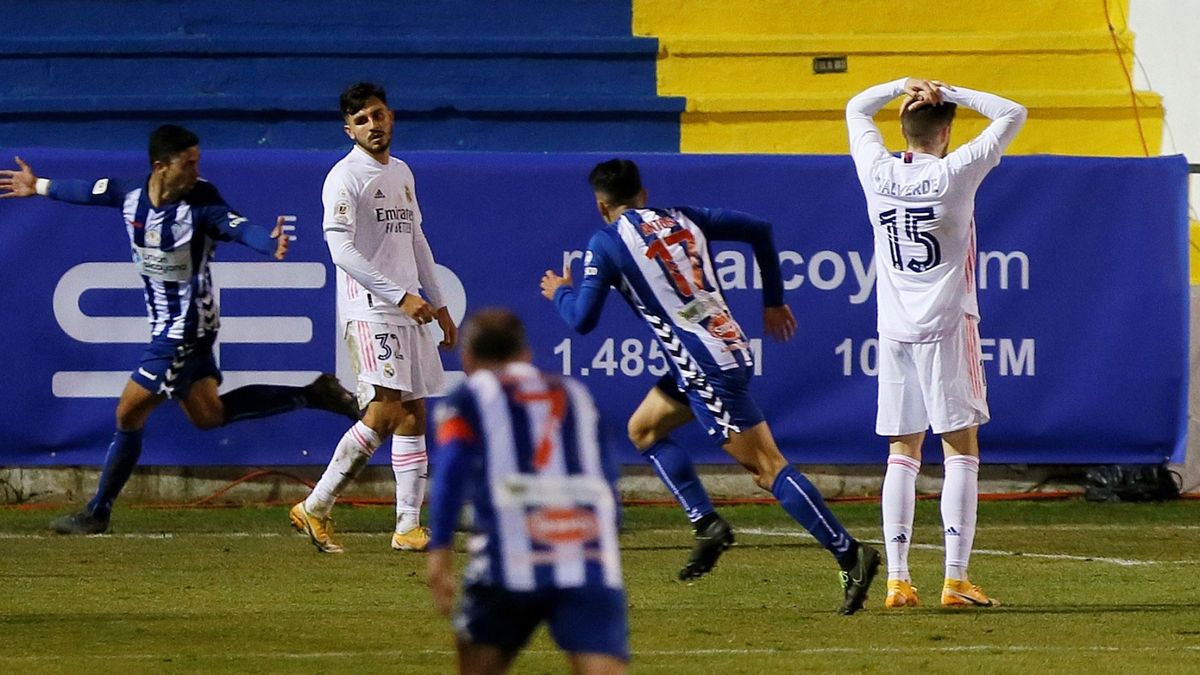 El fin de los desastres con el Alcoyano: los grandes clubes huyen hacia la Superliga