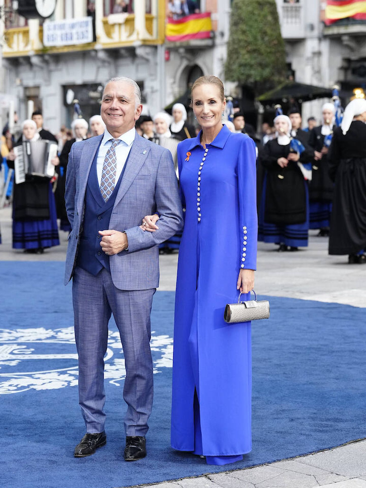Sandra Ibarra y Juan Ramón Lucas, en la alfombra de los Premios Princesa de Asturias 2022. (Limited Pictures)