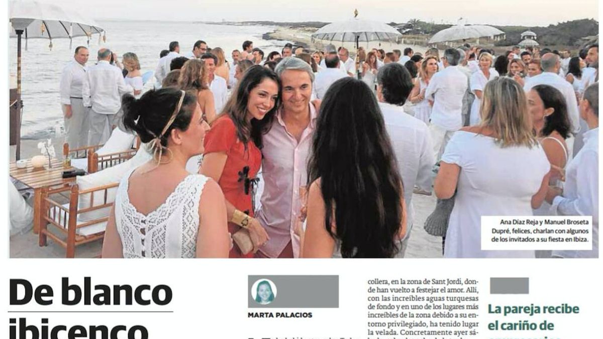 Mucho blanco 'jet set' en la boda discreta de Manuel Broseta en una playa de Ibiza
