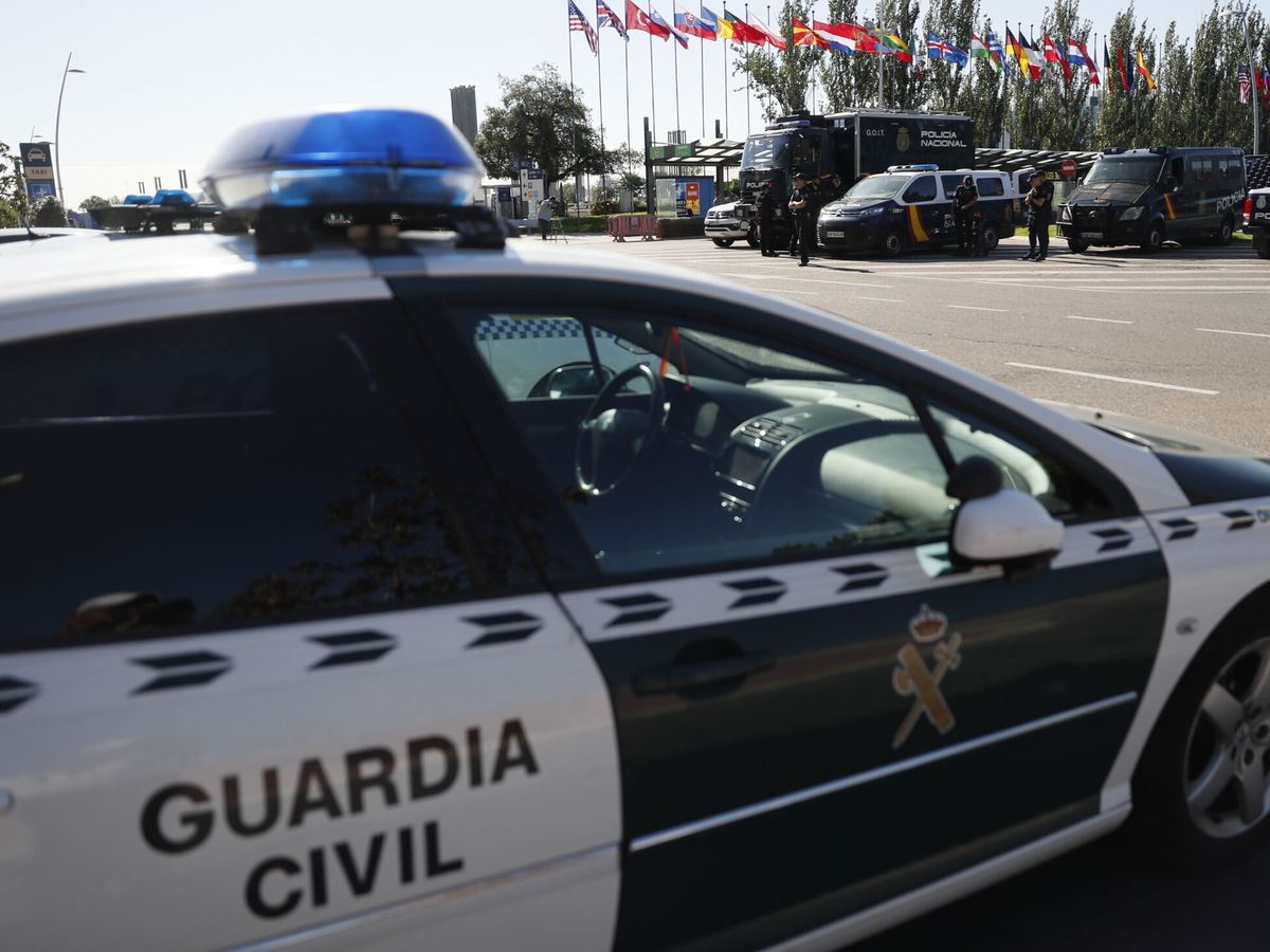 Foto: Coche patrulla de la Guardia Civil en una fotografía de archivo. (EFE/Mariscal)