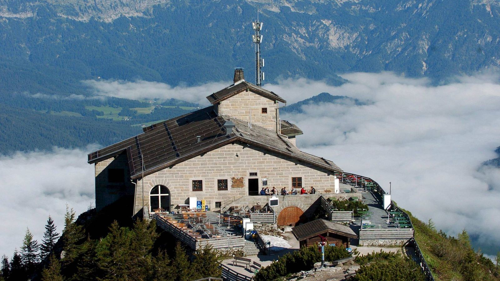 Detenido un hombre en Alemania como sospechoso del incendio del histórico 'Nido del Águila'