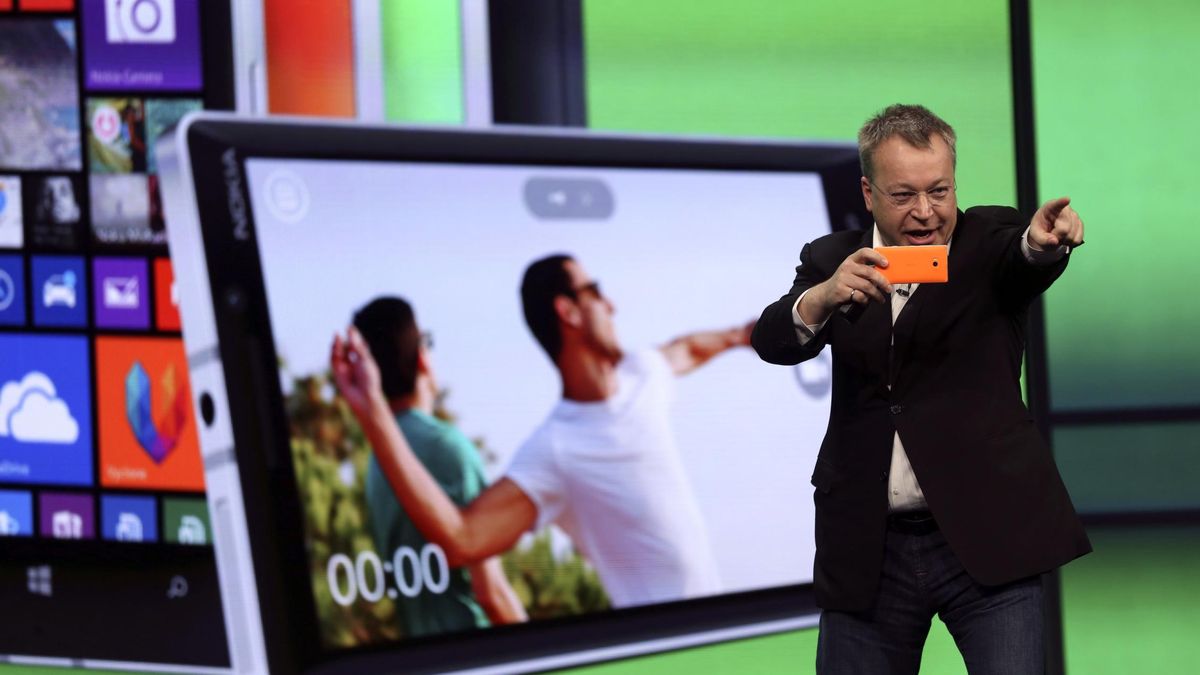 Pelotazo y fuga: Elop, ex CEO de Nokia, abandona Microsoft