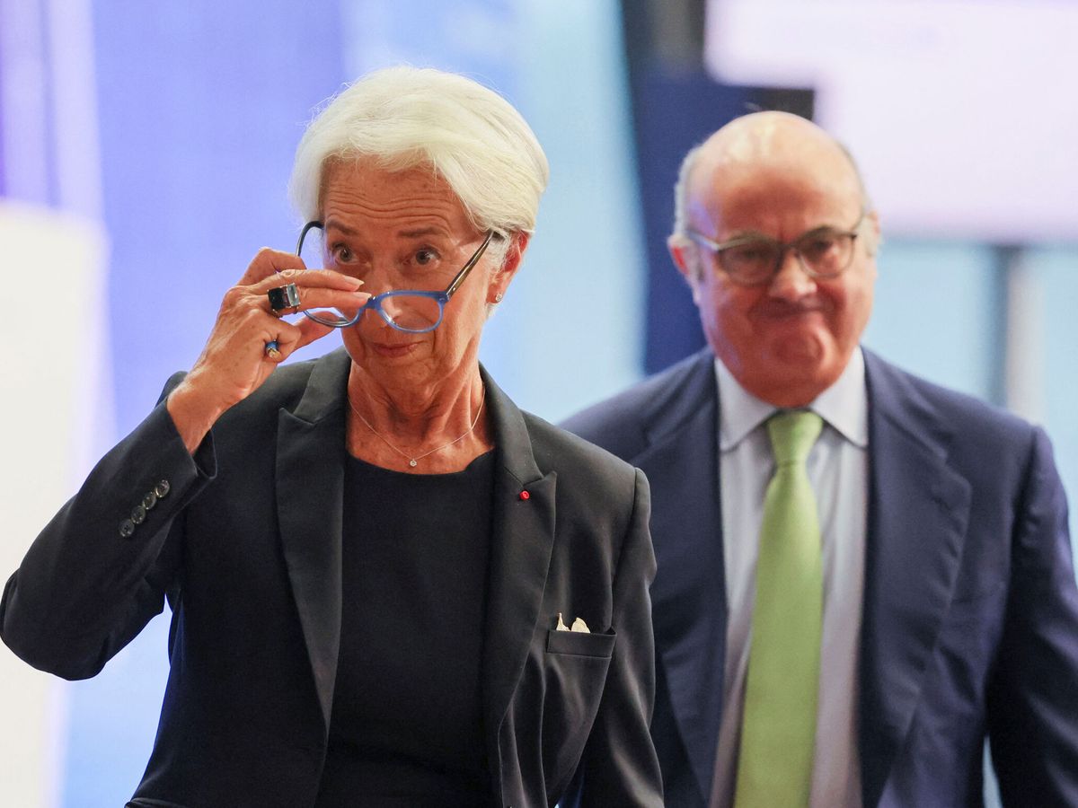 Foto: La presidenta del BCE, Christine Lagarde, y el vicepresidente, Luis de Guindos. (Reuters/Wolfgang Rattay)