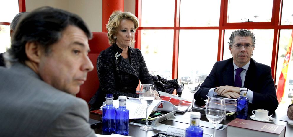 González, Aguirre y Granados, en 2011, cuando ella presidía la Comunidad de Madrid. (Efe)
