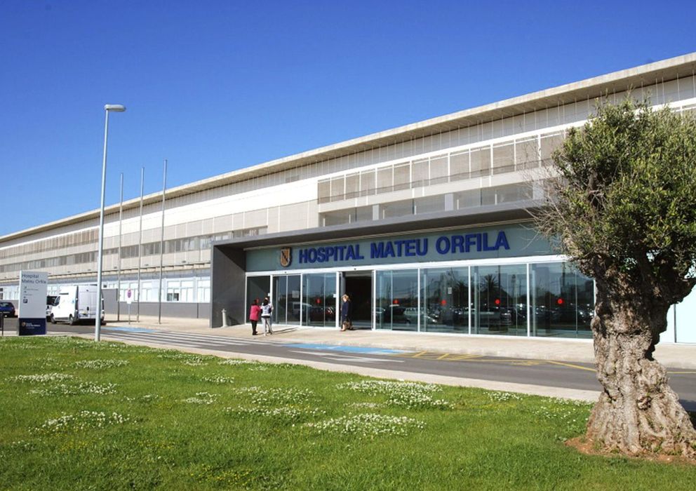 Foto: Hospital Mateu Orfila de Menorca donde se activó el protocolo de ébola (Efe)