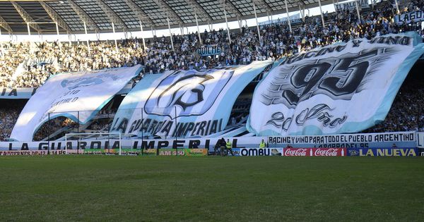 Foto: Imagen de una grada del Estadio Juan Domingo Perón de Racing Avellaneda. (EFE)