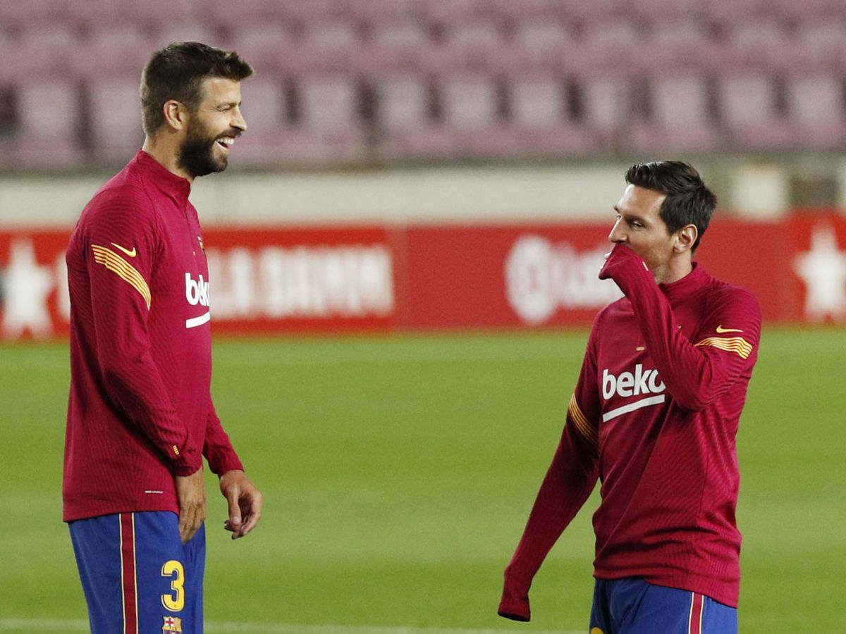 Foto: Messi y Piqué, en un entrenamiento con el Barça. (Reuters/Albert Gea).