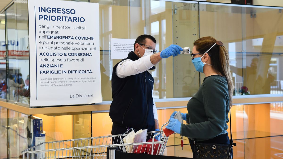Los muertos en Italia superan ya los 21.000, pero los contagios se reducen