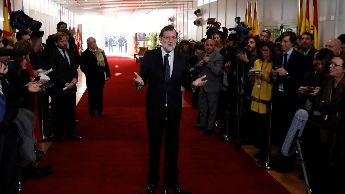 Rajoy rechaza cambiar la Constitución para "hacerse el simpático con quienes no lo son"