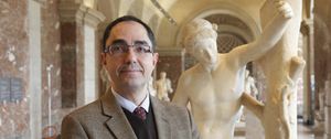 Un arqueólogo de origen español toma las riendas del Louvre