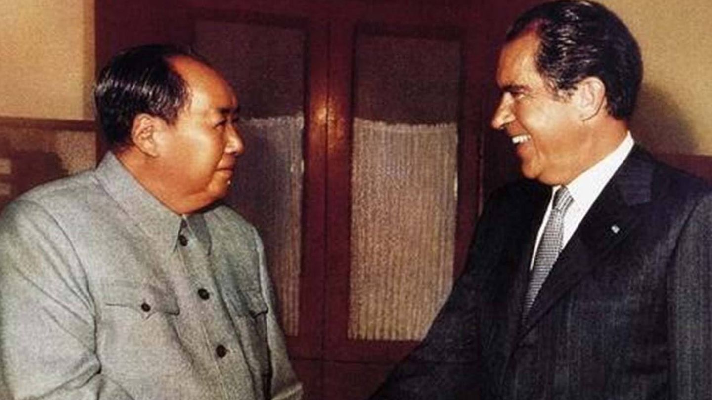 Mao Zedong y Richard Nixon, durante su encuentro histórico en China. 