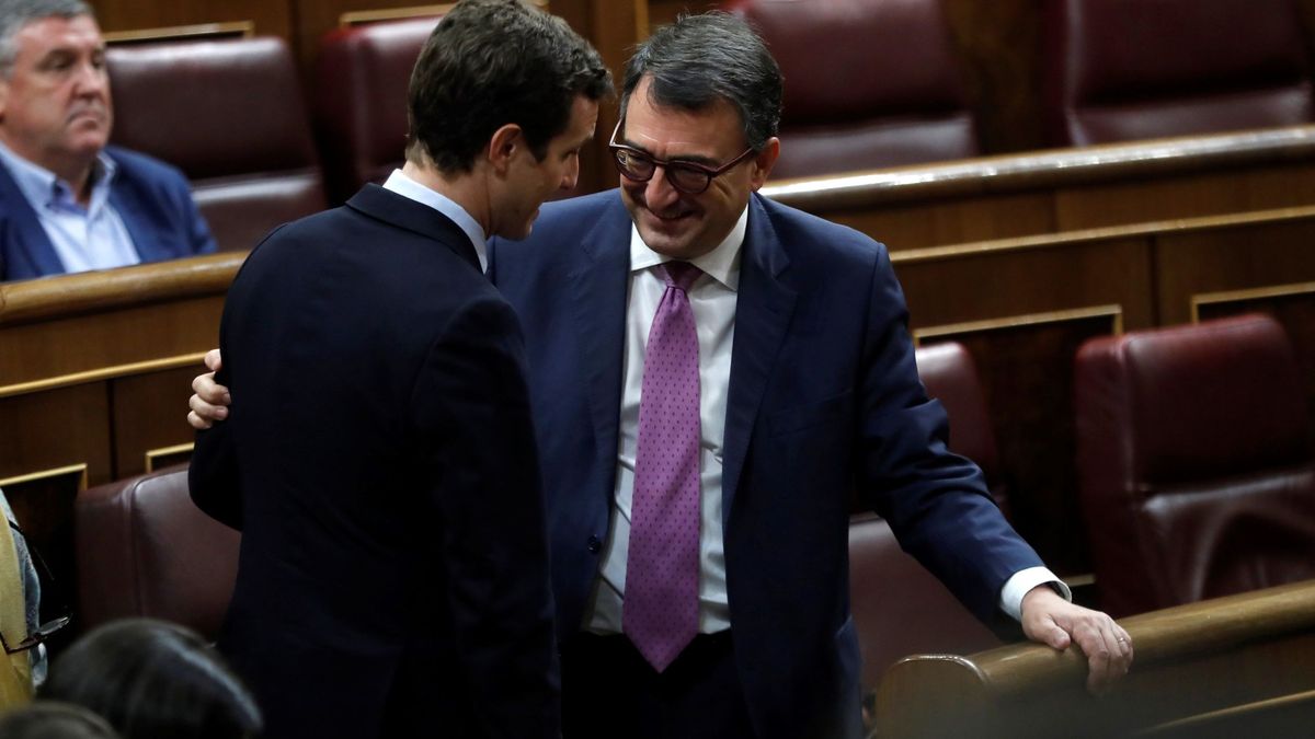 Casado recupera la vía del acuerdo con el PNV tras la moción de censura a Rajoy
