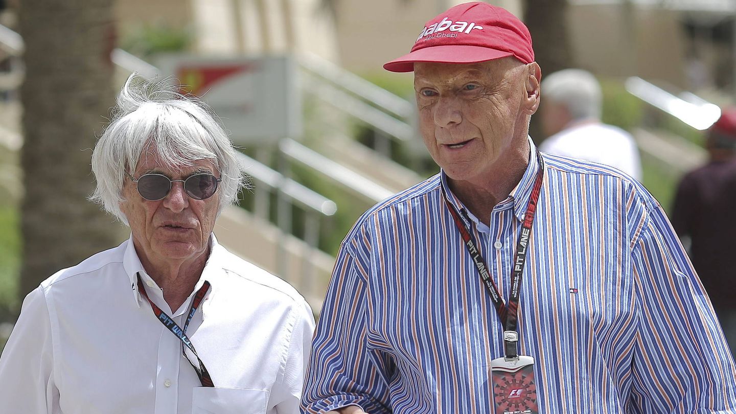 Niki Lauda (d) junto a Bernie Ecclestone.