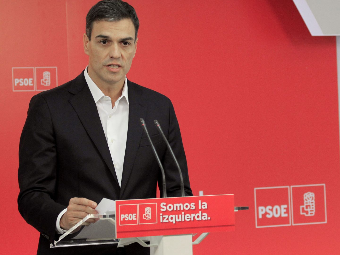 El secretario general del PSOE, Pedro Sánchez, en una rueda de prensa. Foto: EFE.