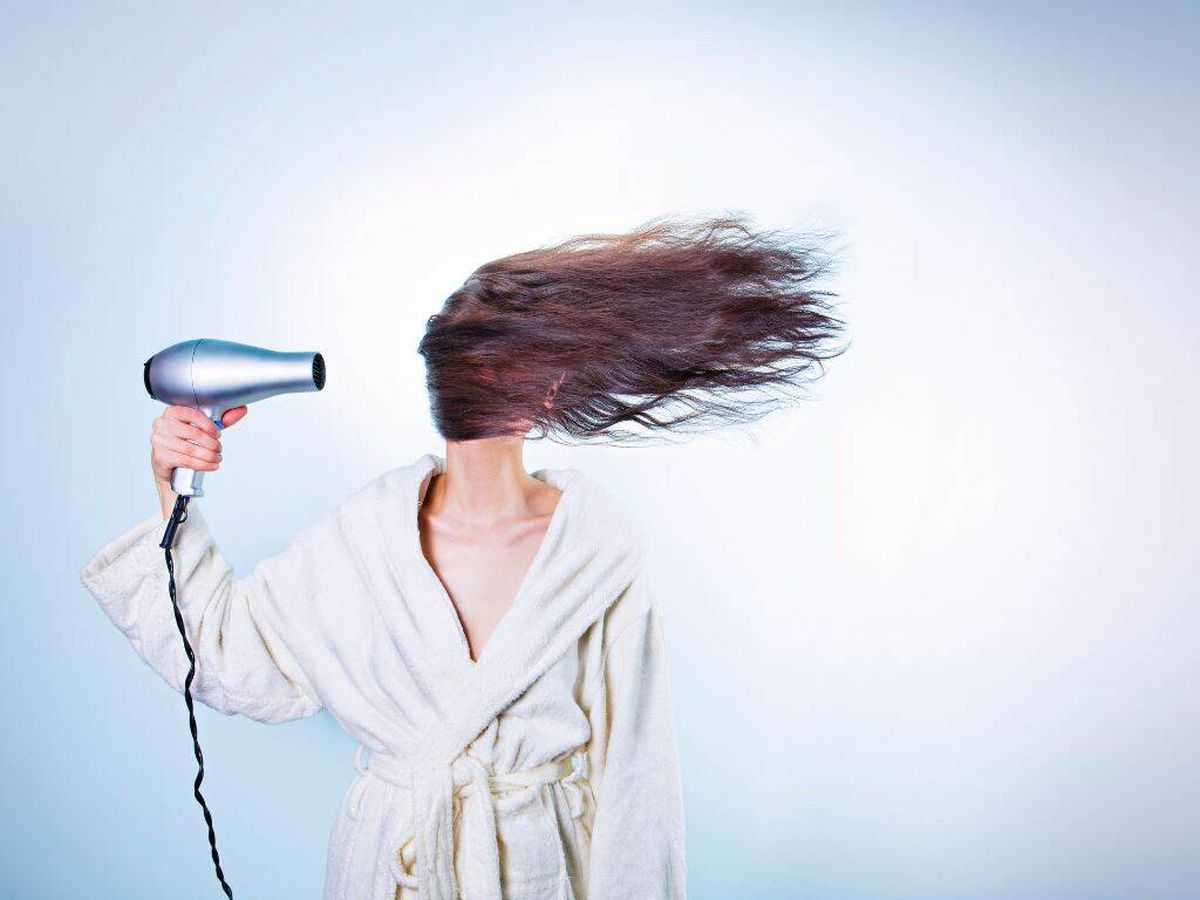 Foto: Secado tras lavarse el pelo (Pexels)