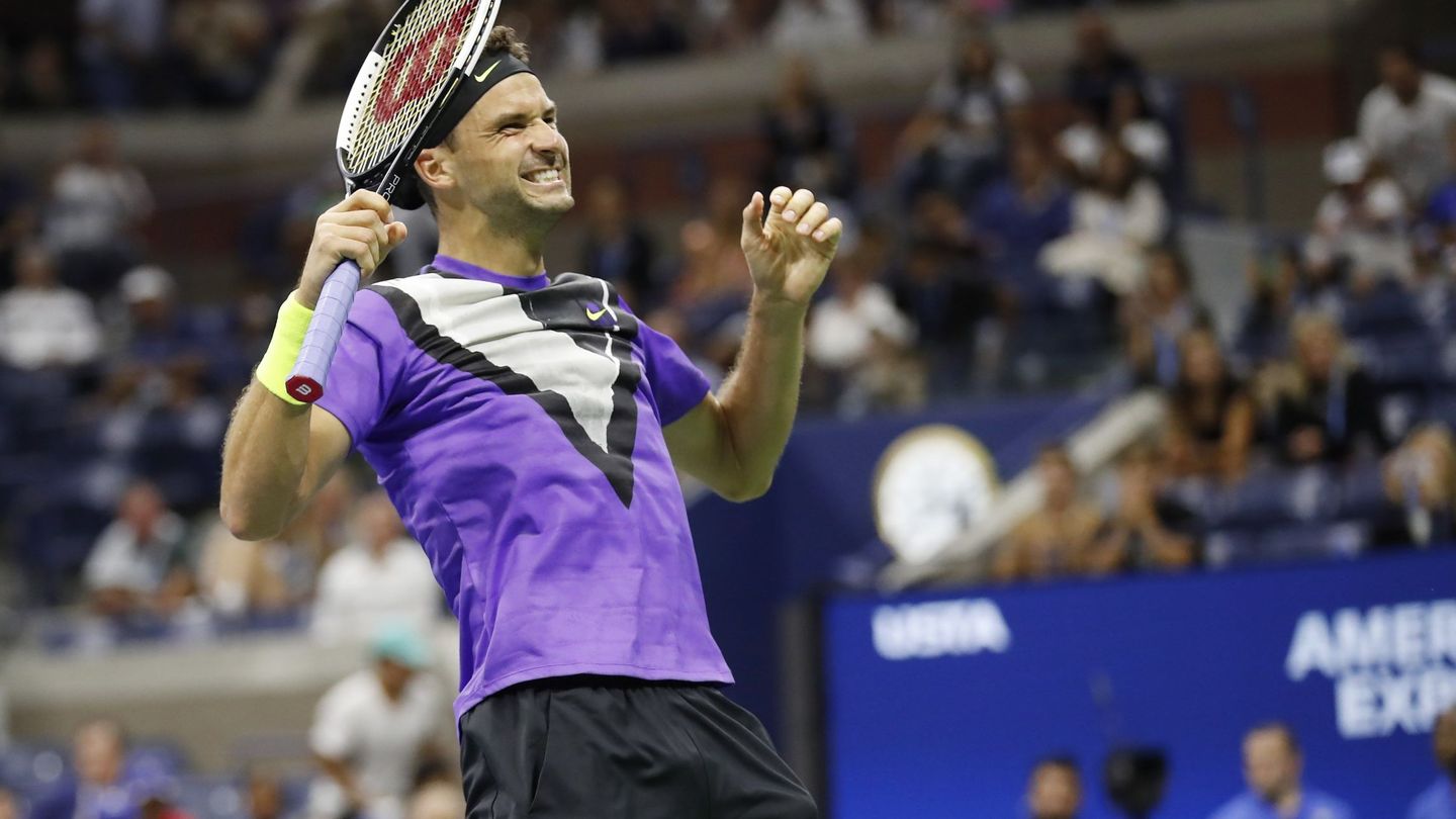 Dimitov celebra su primera victortia contra Roger Federer. (EFE)