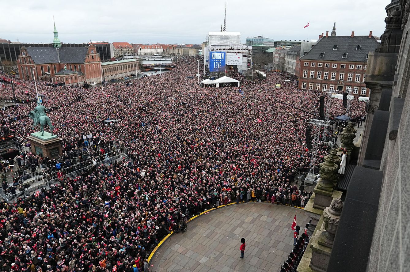 Vista de la multitud que ha salido a la calle en Copenhague. (Reuters)