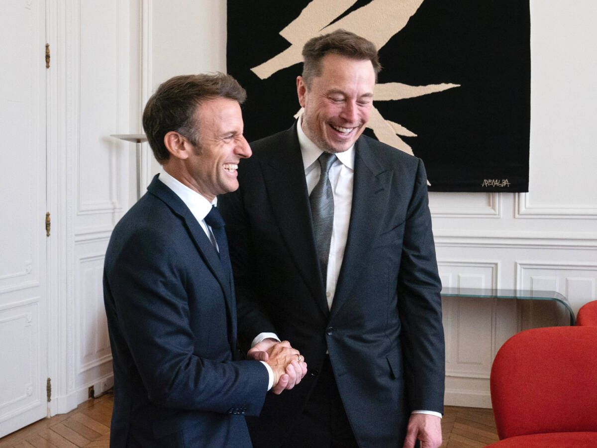 Foto: Macron y Musk posan durante su encuentro. (Presidencia de la República francesa)