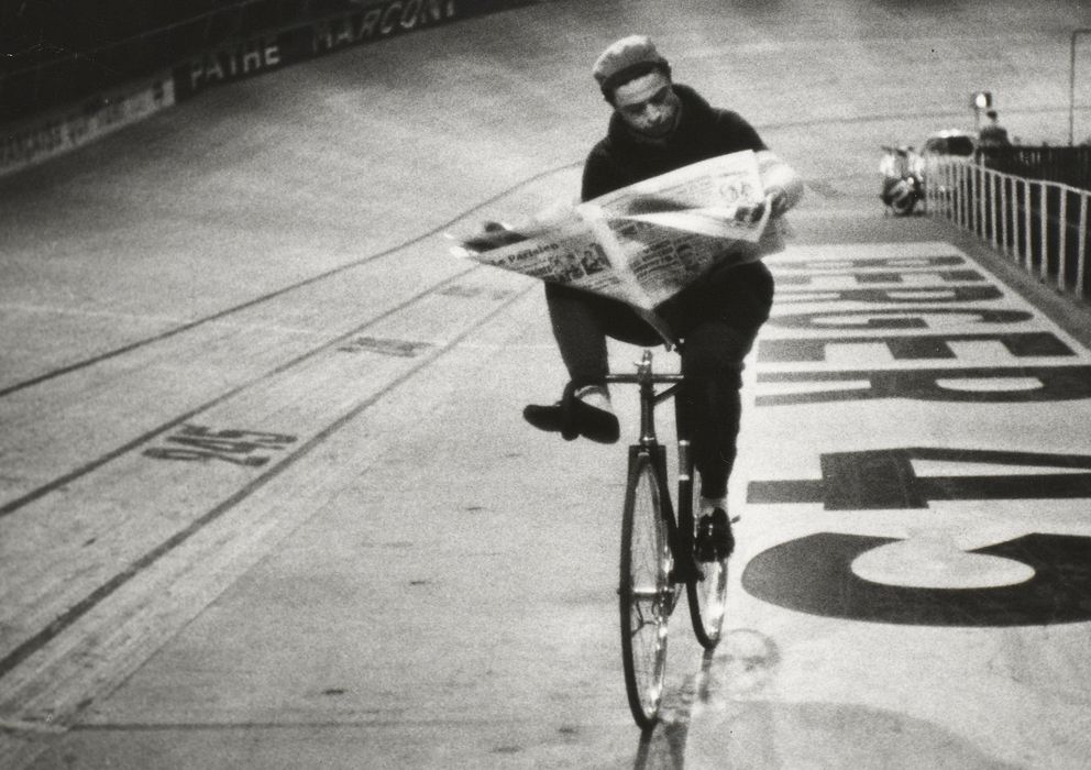 Foto: Carrera ciclista 'Los Seis Días de París', velódromo de invierno, París, Francia, noviembre 1957. © Henri Cartier-Bresson/Magnum Photos