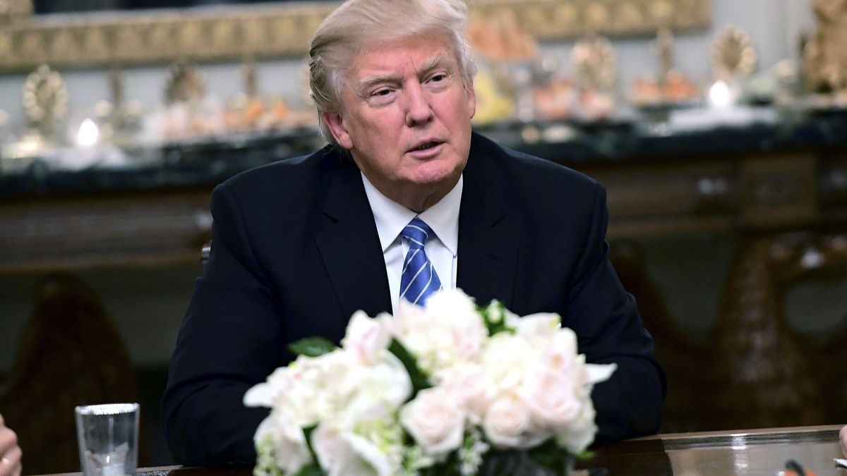 Trump retira a EEUU del pacto del Pacífico y quiere renegociar el de México