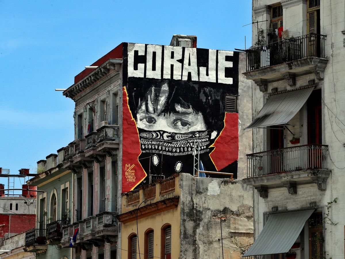 Foto: Vista de un grafiti con la palabra "coraje", en una calle de La Habana, Cuba. (EFE)