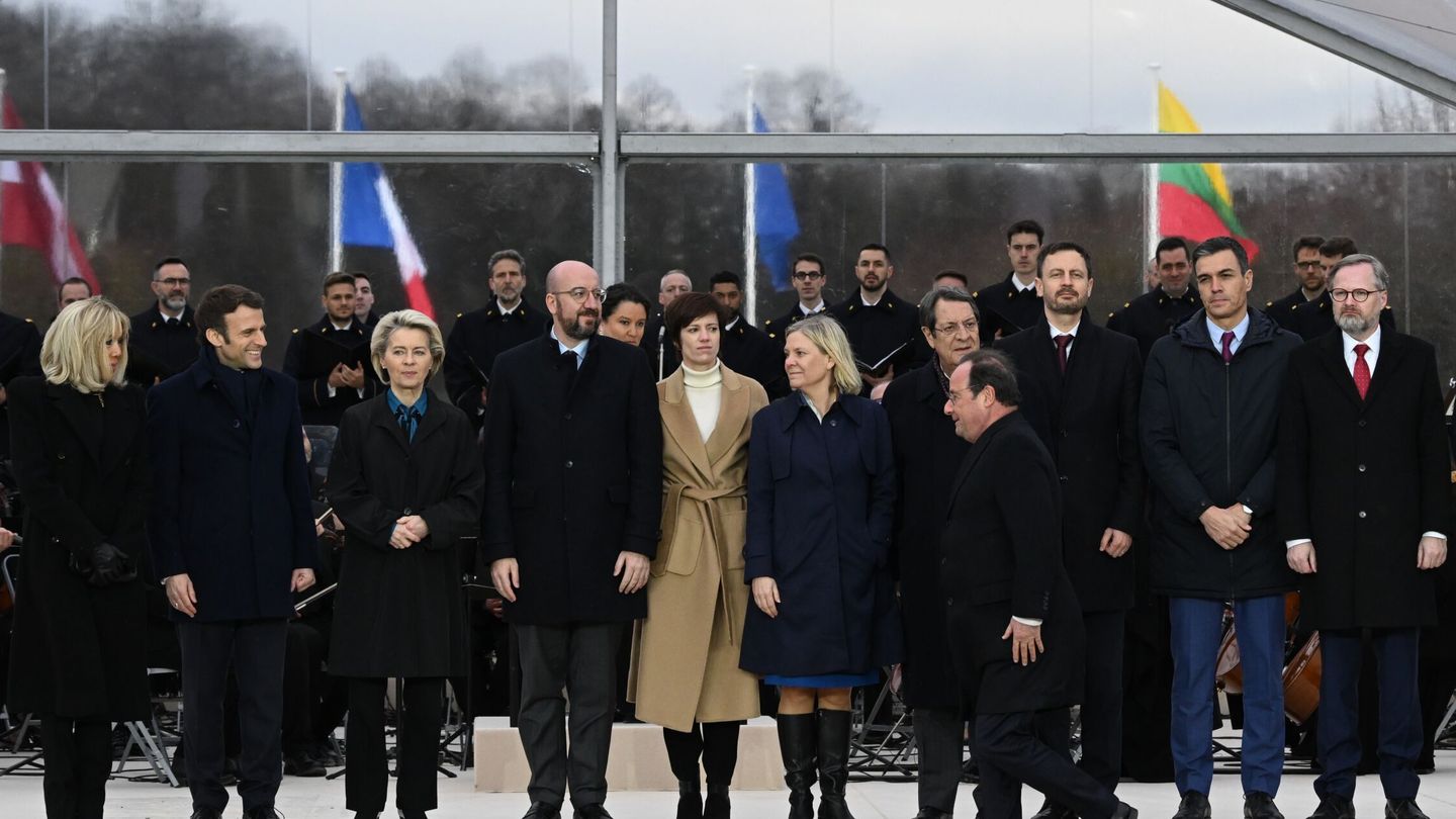 Emmanuel Macron y Ursula von der Leyen están dirigiendo el renacer energético europeo. (EFE)