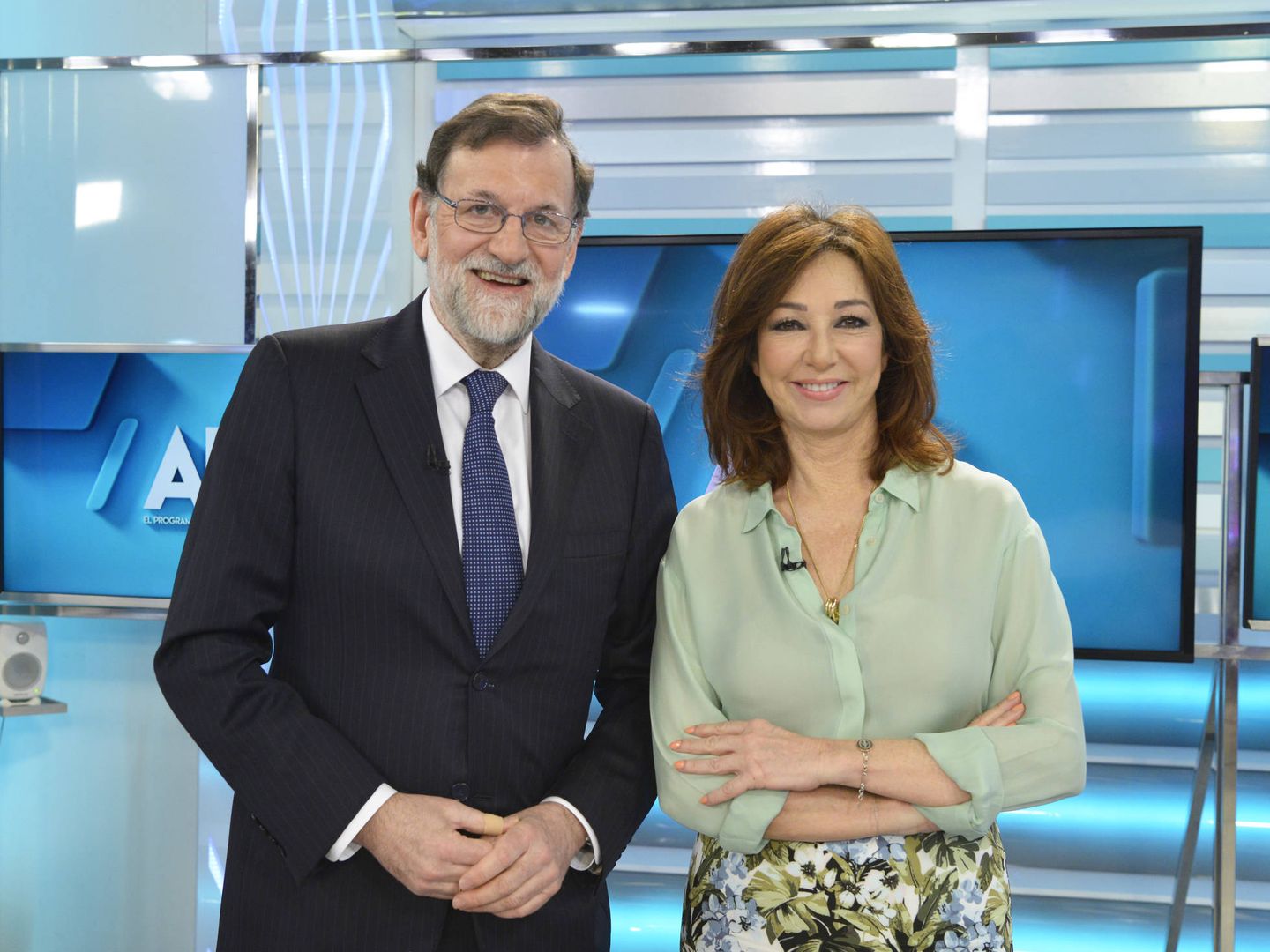 Mariano Rajoy y Ana Rosa Quintana, en una entrevista durante su etapa como presidente del Gobierno. (EFE)