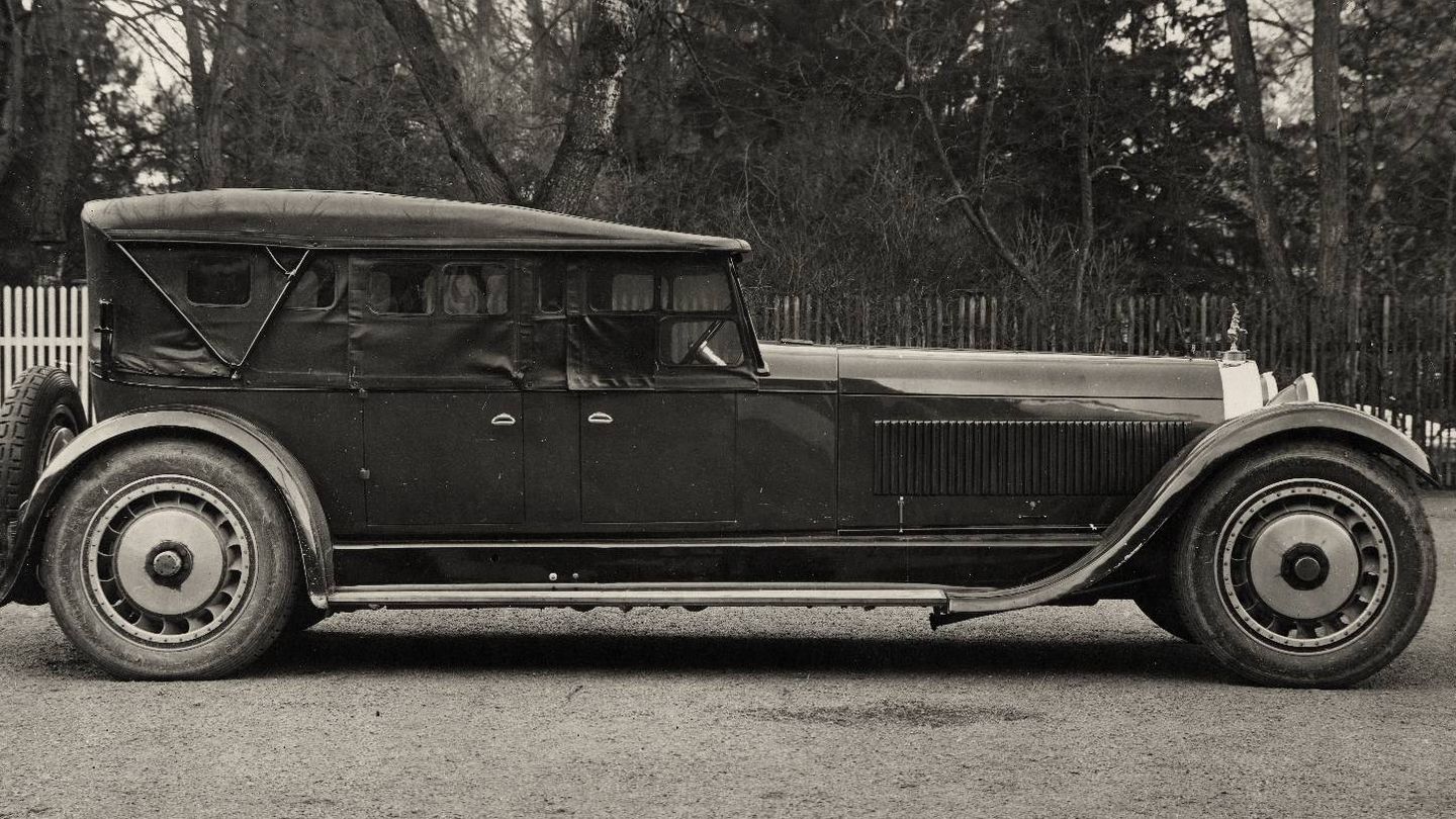Este es el prototipo del Bugatti Royale de 1926 con carrocería aún más larga y motor de 14,7 litros. 