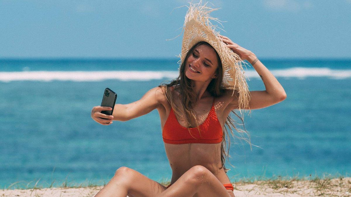 El gadget definitivo para que no te roben el móvil en la playa (y hacer fotos bajo el agua)