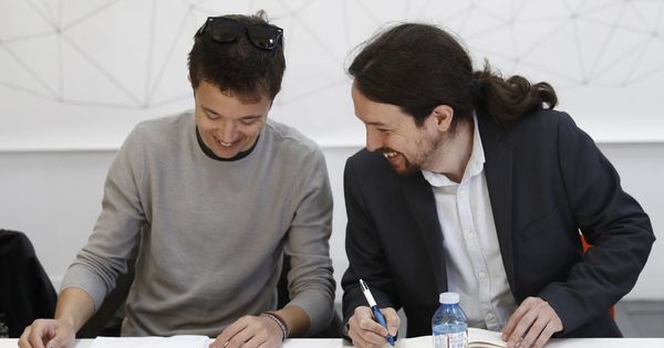 Foto: El líder de Podemos, Pablo Iglesias, y el diputado de su formación, Íñigo Errejon. (EFE)
